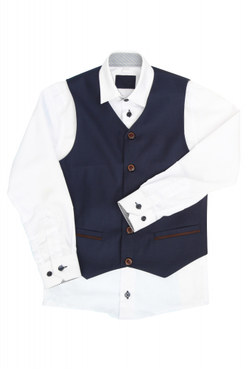 This men's slim cut vest is tailor made in a wool blend with a single breasted closure, featuring a v neck. It is perfect for all occasions. 